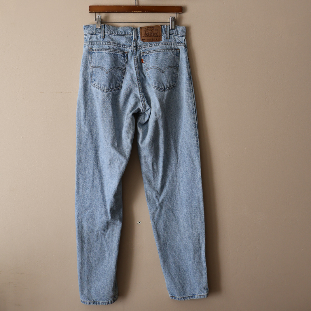 Levi's 550 Light Wash Jeans