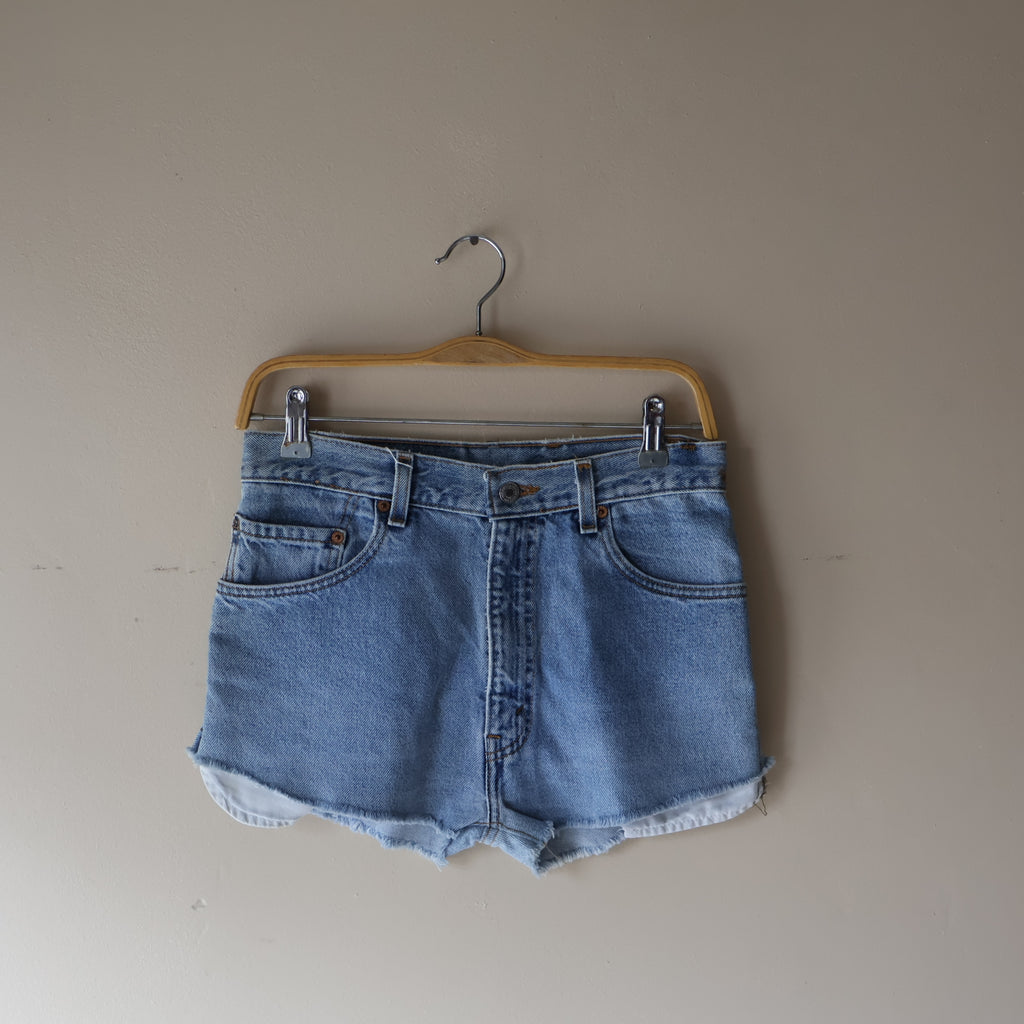 Levis Shorts Size 25