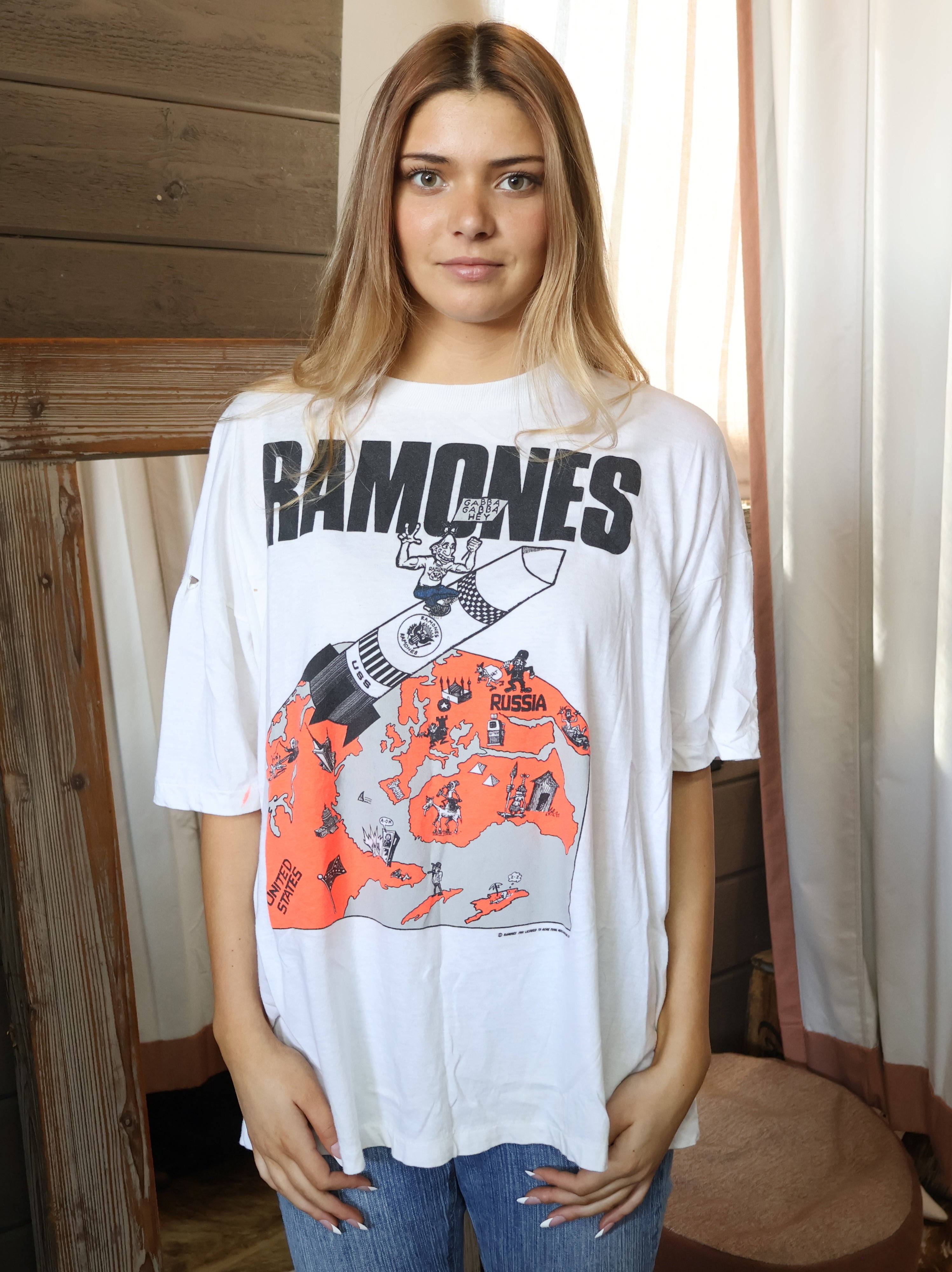 Ramones 90s Tee